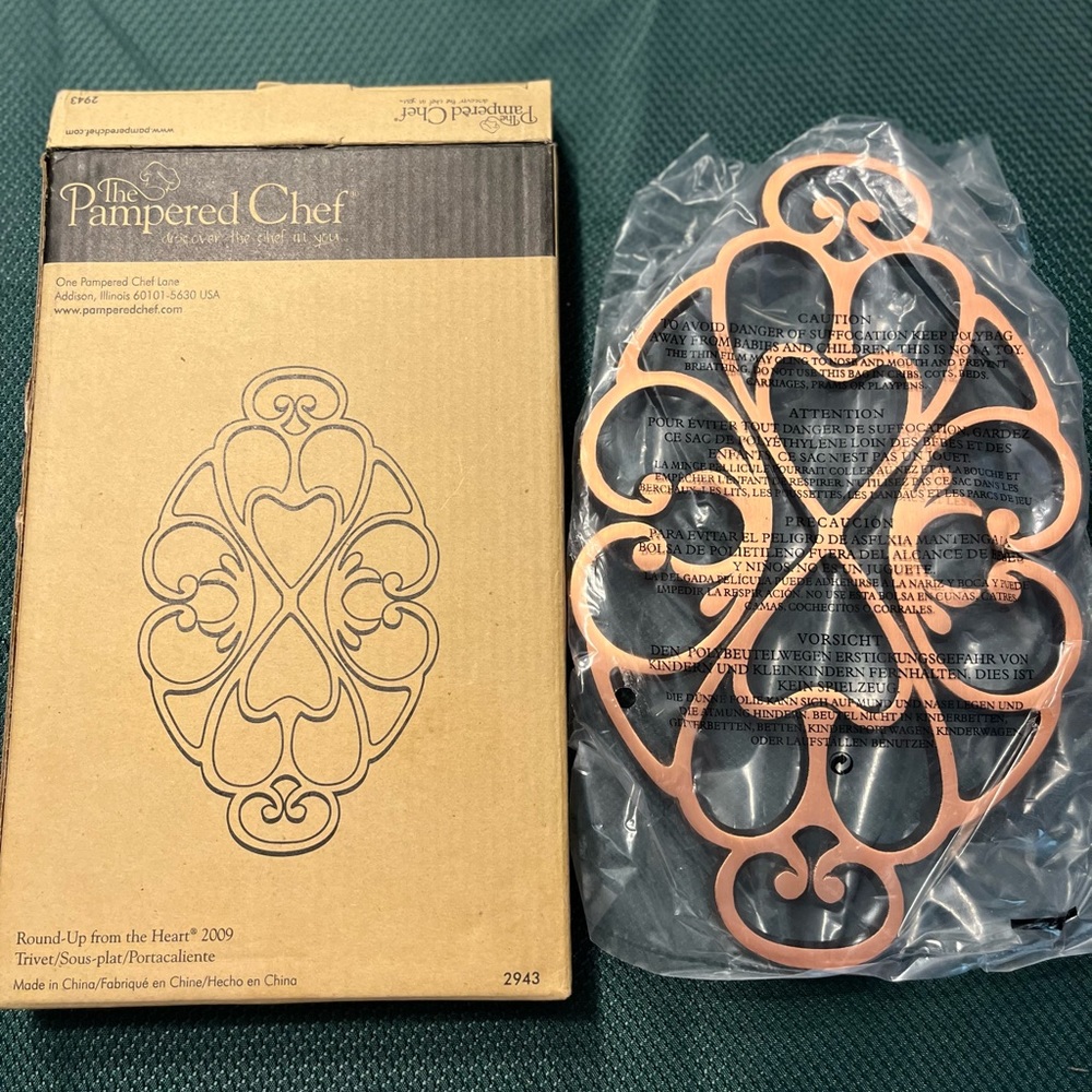 NEW IN BOX Pampered Chef Trivet Round-Up From the Heart 2009 2943